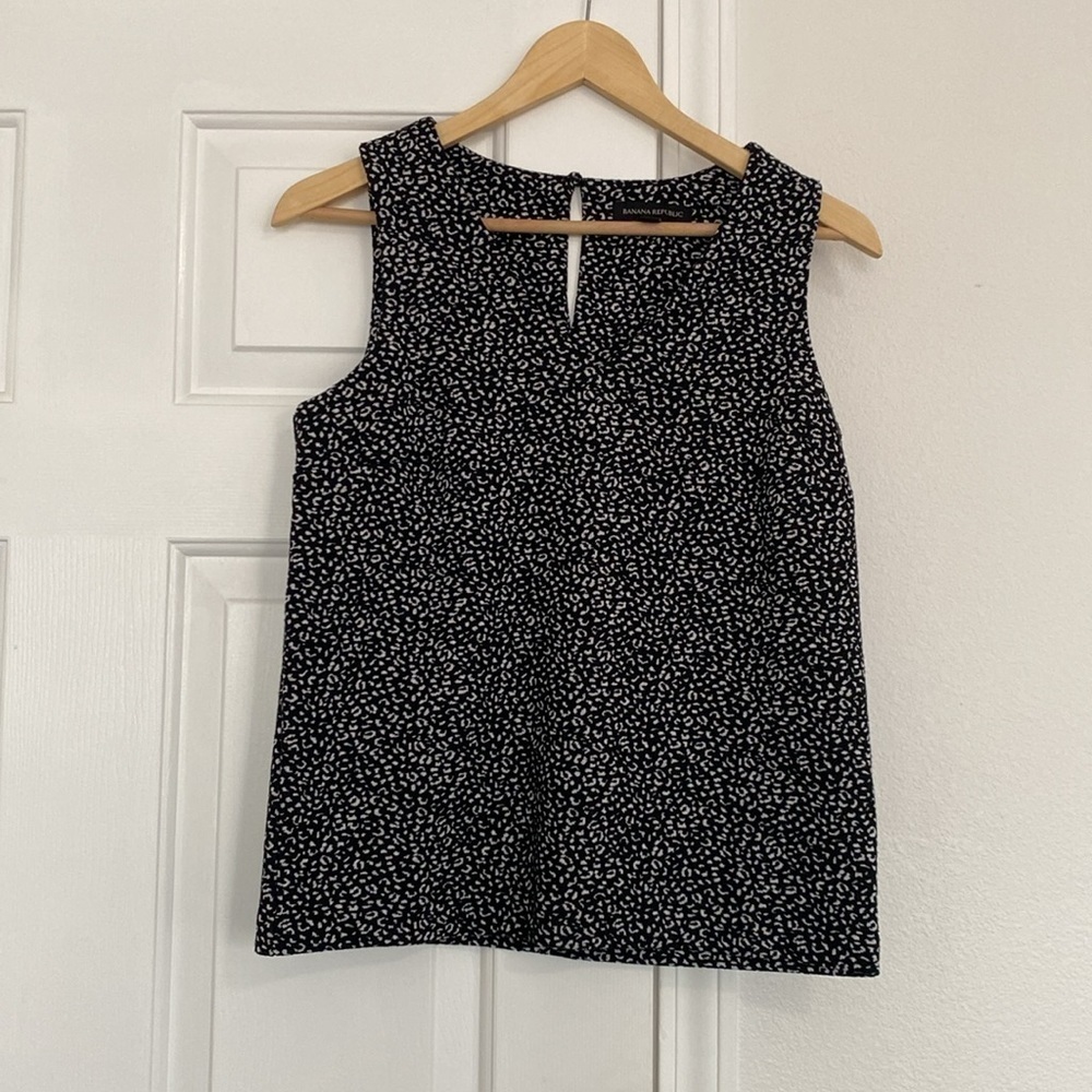 Banana Republic sleeveless top in cheetah print. - Picture 1 of 11